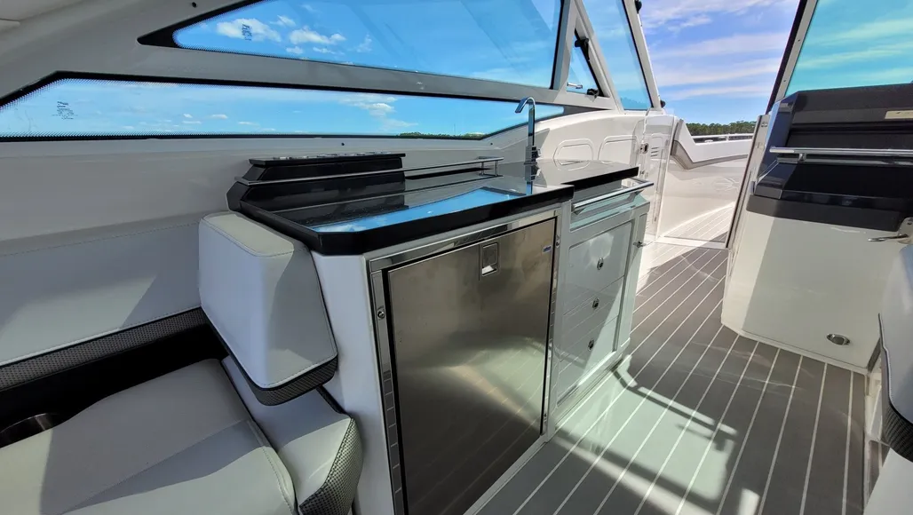 Boat thumbnail 6