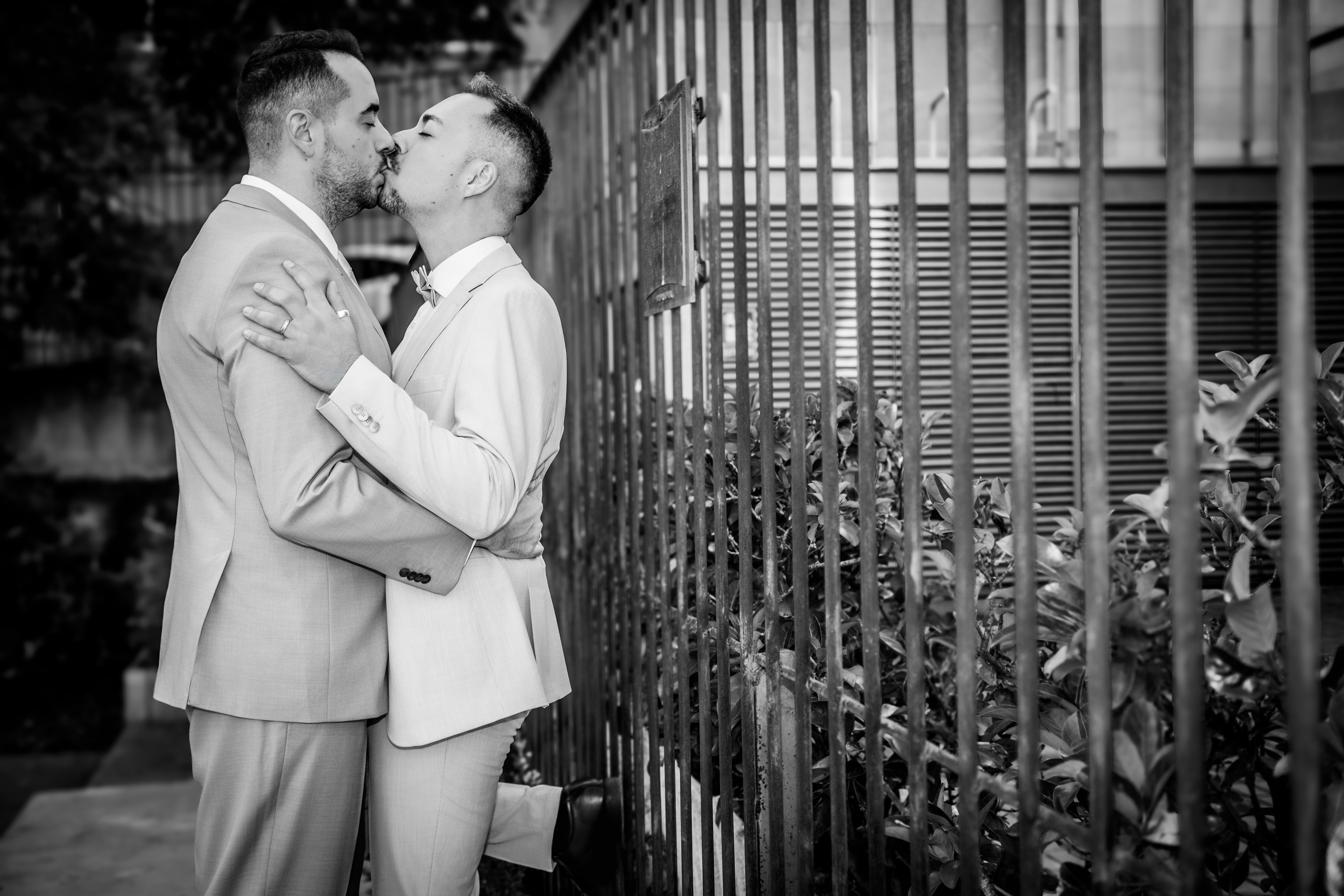 Sesión de boda. Pareja mirandose