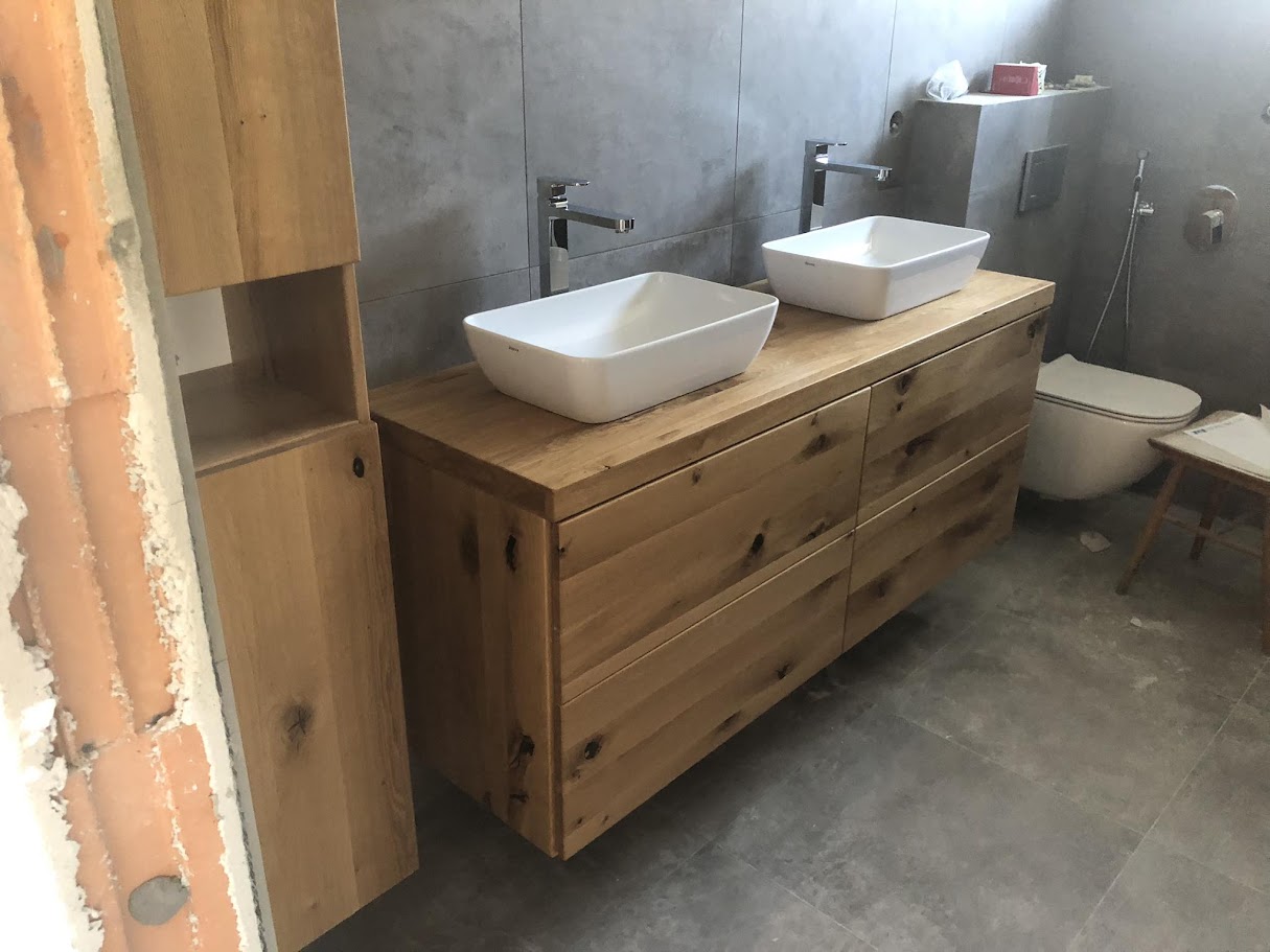 brown wooden handle brush on brown wooden table