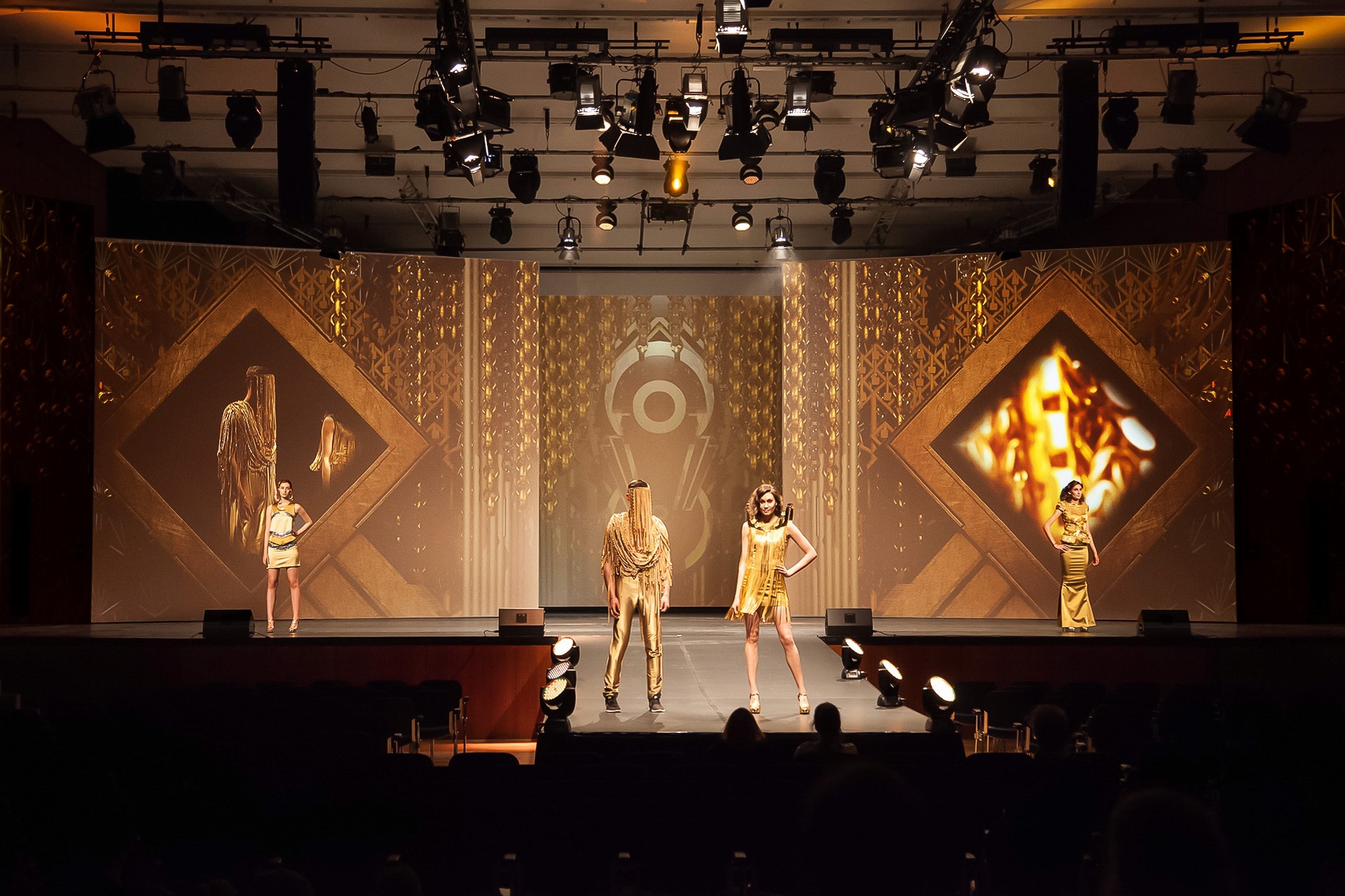 Aureal - interior projection mapping