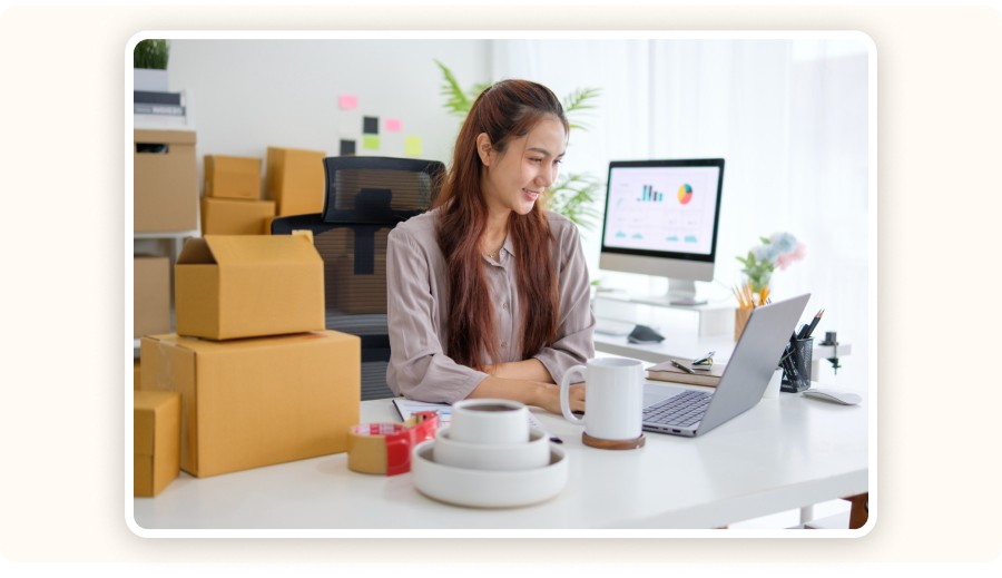 Woman at office delivrery
