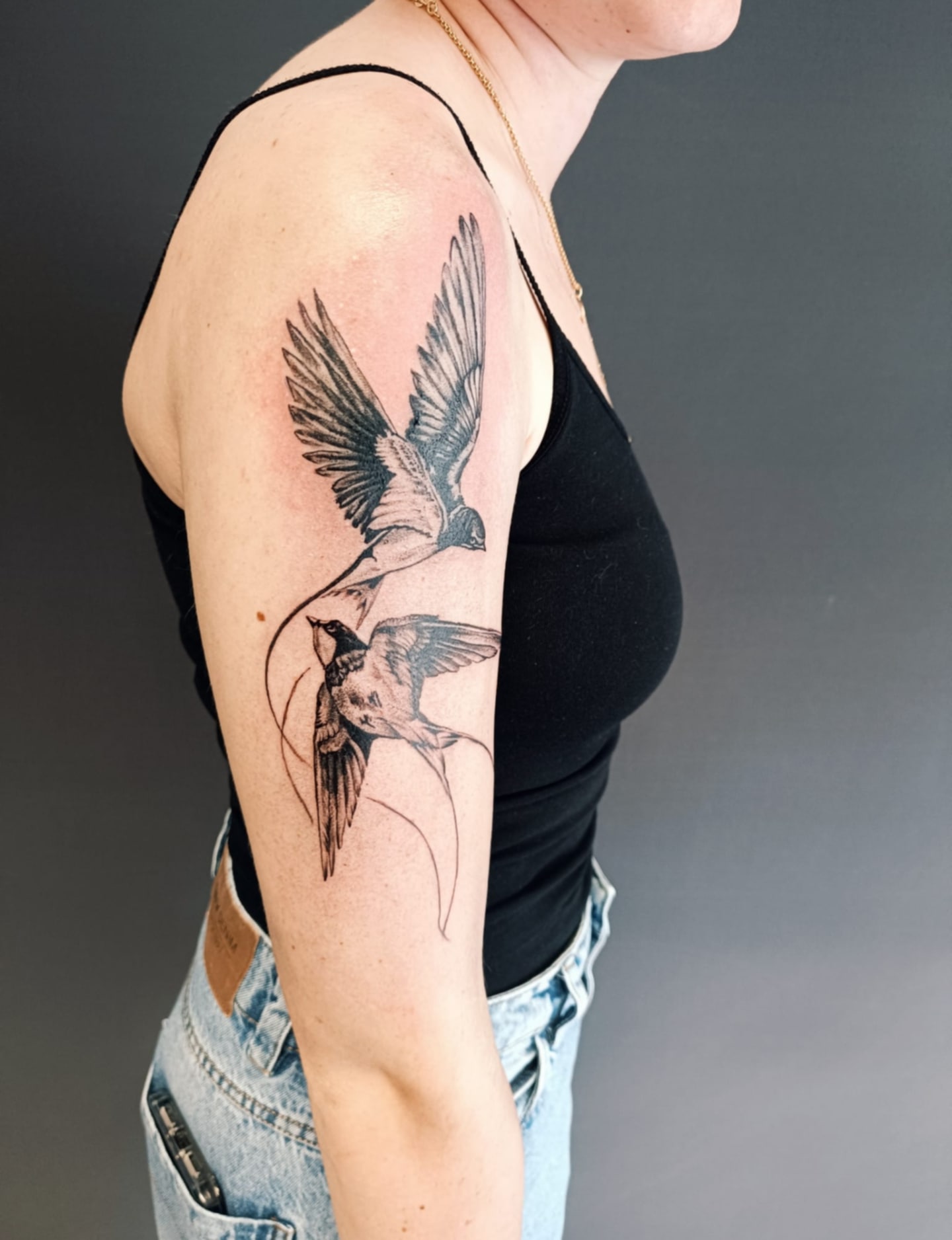 oiseau sur épaule 
