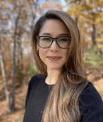 woman on focus photography