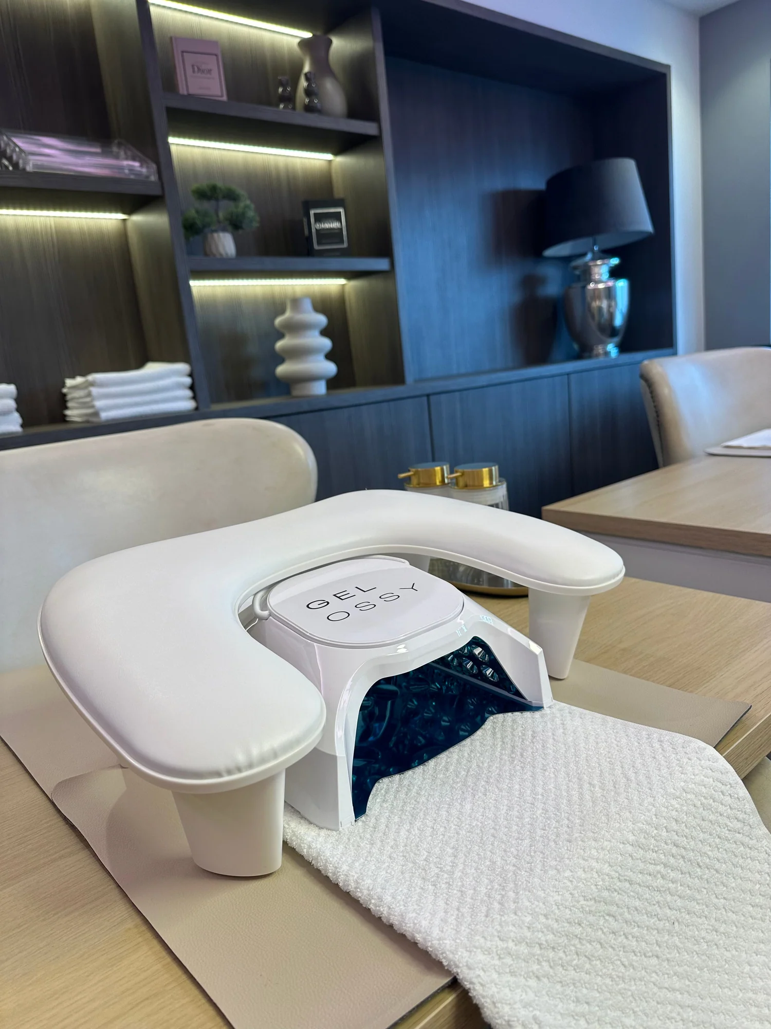 Professional nail workstation with nail lamp and manicure hand rest