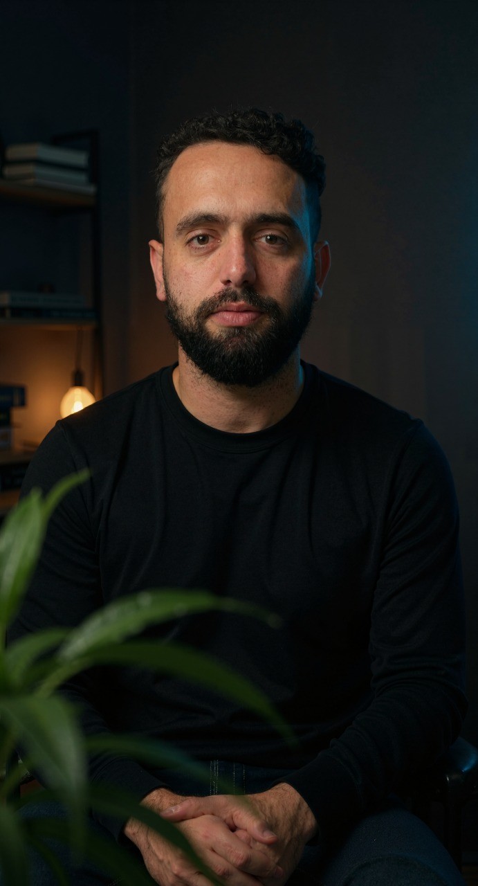 Lines converging into a central point