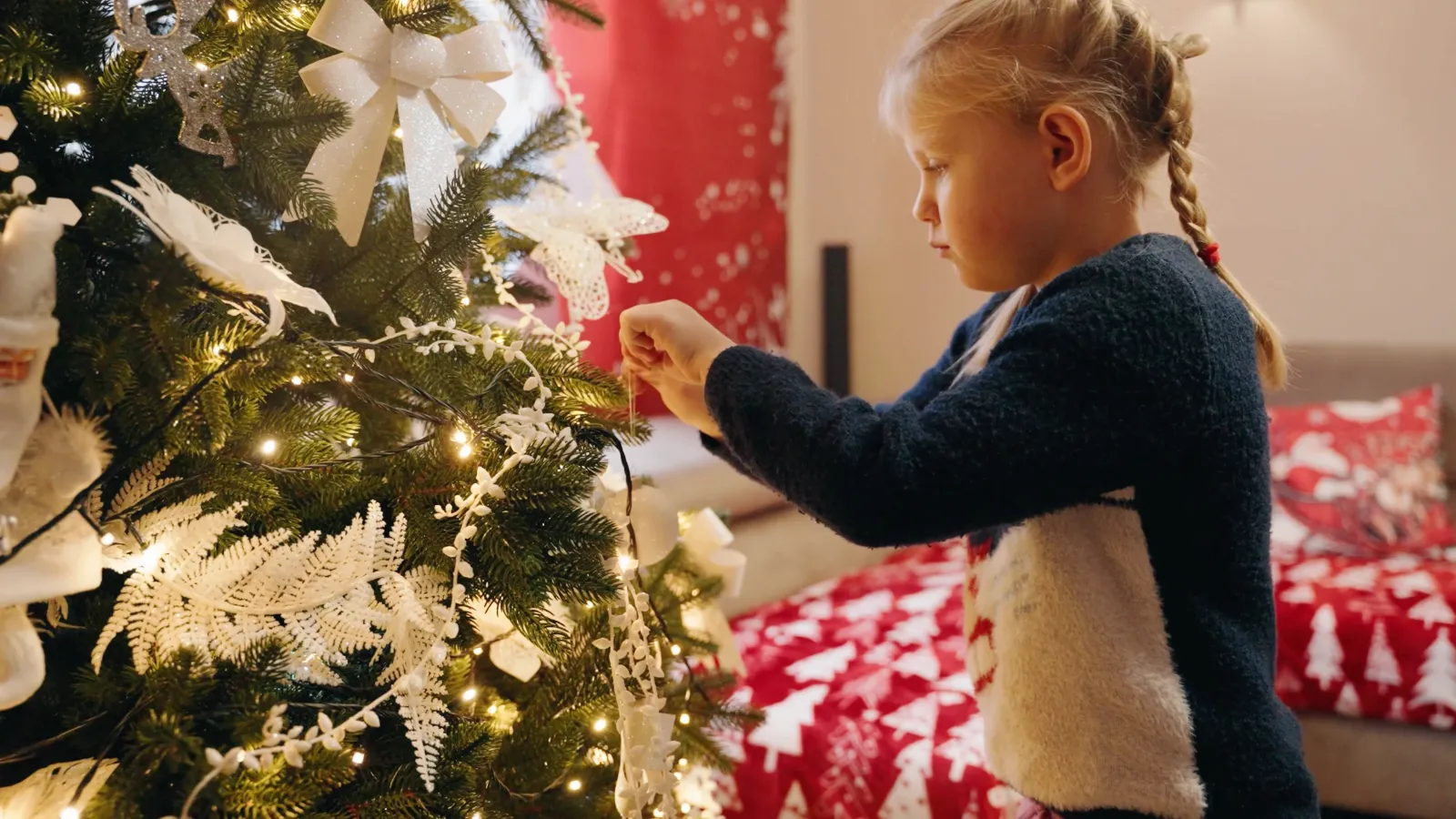 ORLEN Foundation CSR initiative, Christmas parcels for children from family-type children's homes