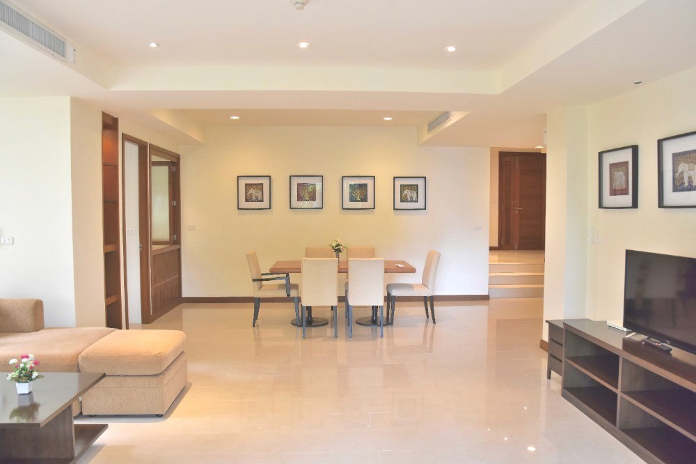 3-Bedroom Pet-Friendly Modern Residence Sathorn 3