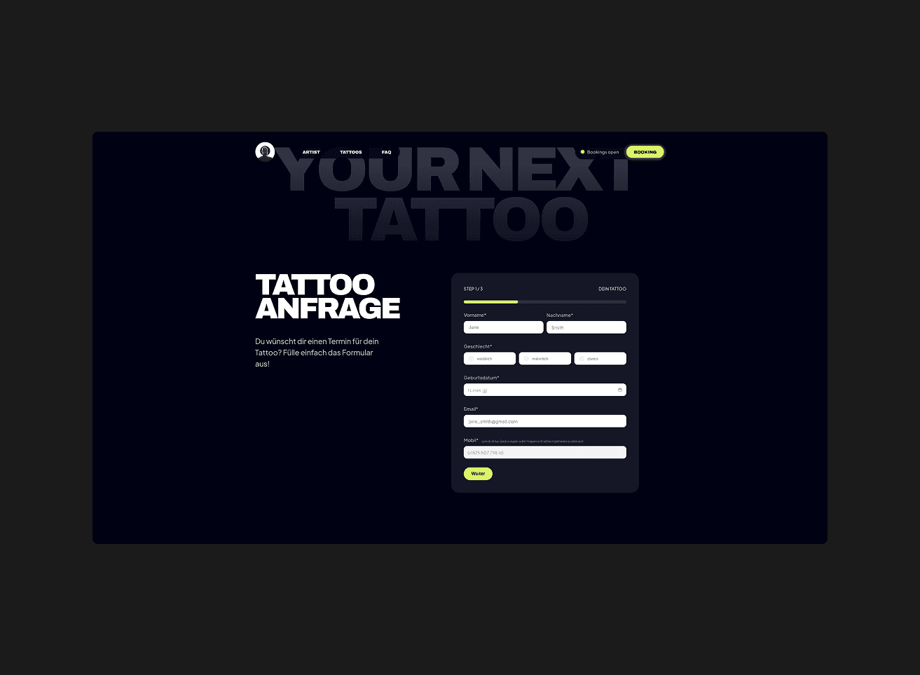 Webdesign mit dunkel blauem HIntergrund der Tattoo anfrage sektion
