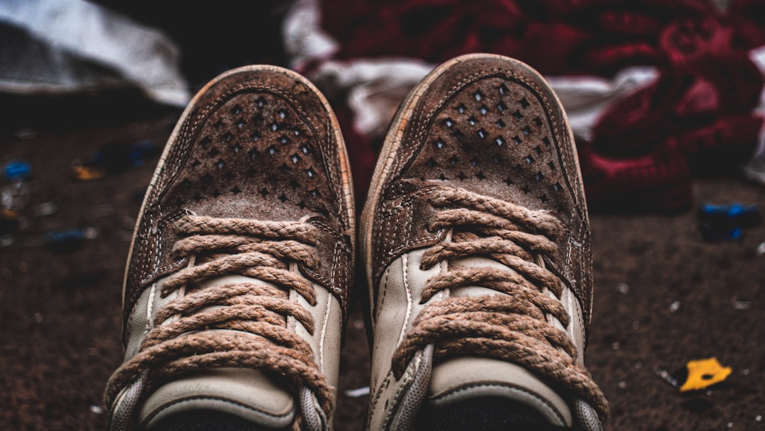 sneakers,  cleaning kit