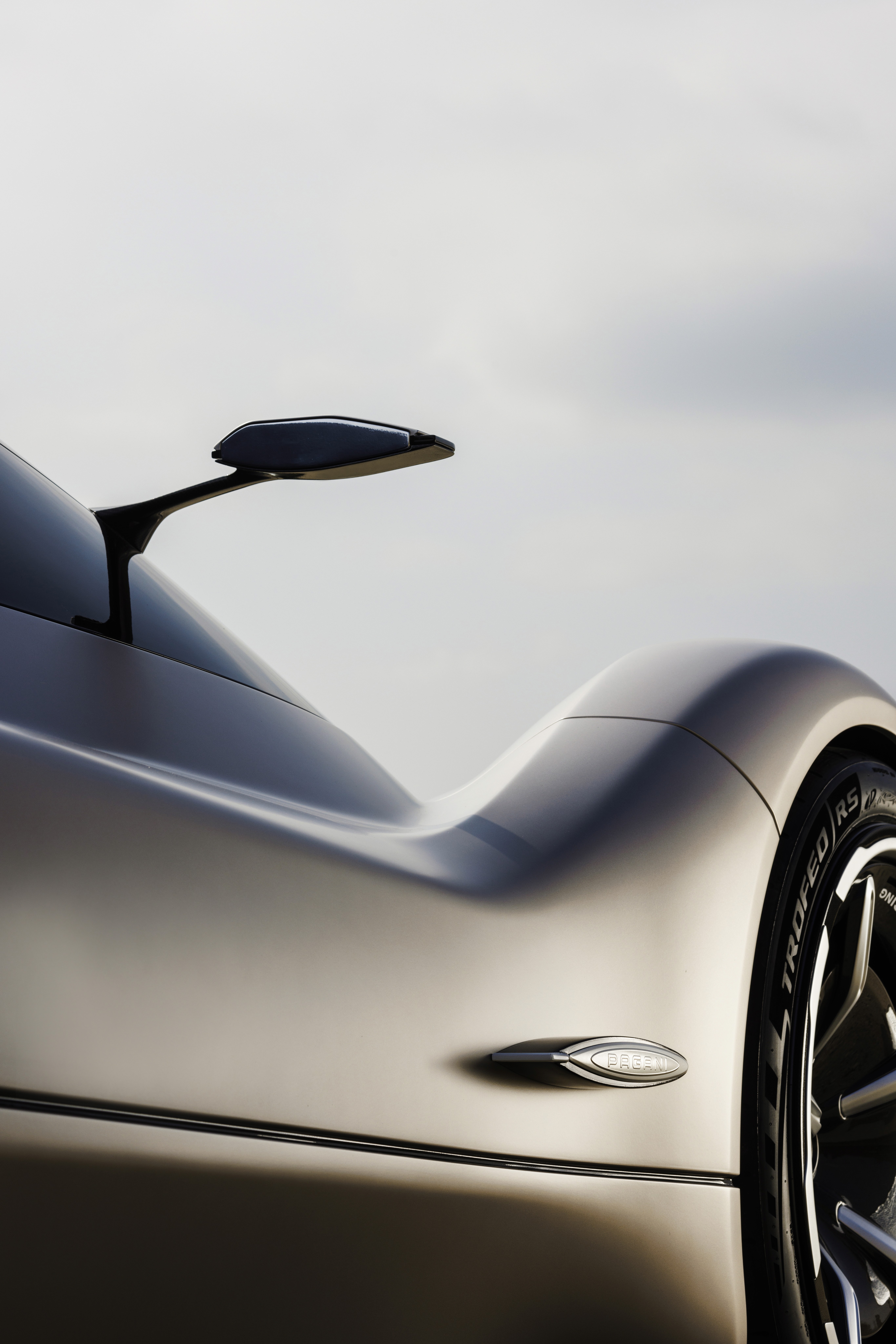 An image showing the mirrors, rims and front of a 1:1 scale prototype design and developed by IED for Pagani Automobili.