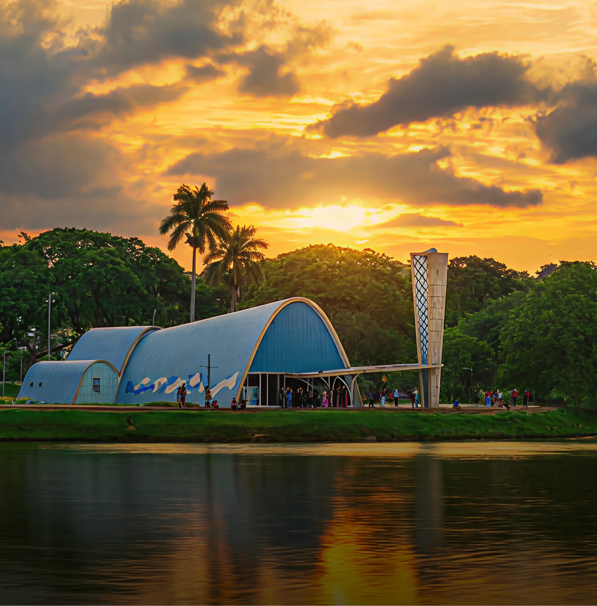 Fotografia do dr. Luiz Carlos palestrando para uma plateia