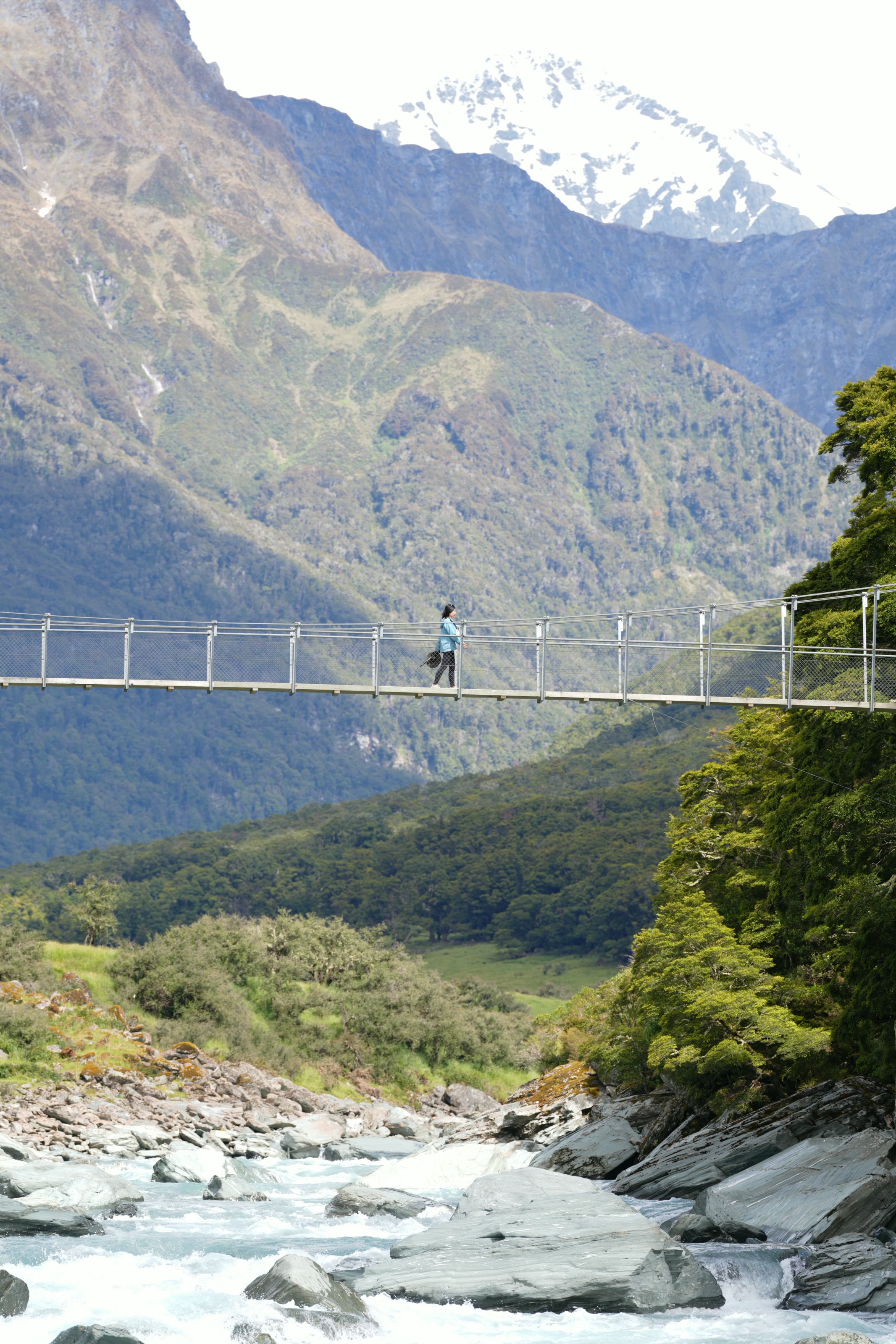 Swing bridge on the Rob Roy Glacier Track