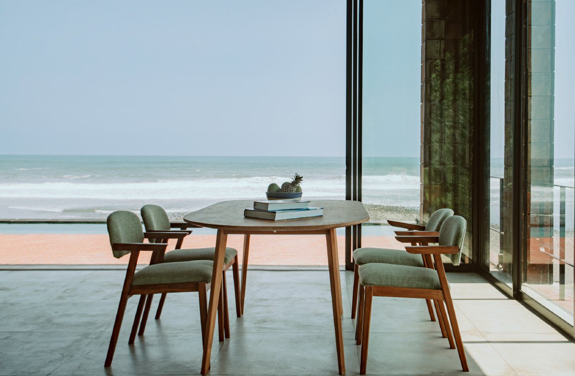 A freehold 3-bedroom beachfront villa with ocean views in Balian