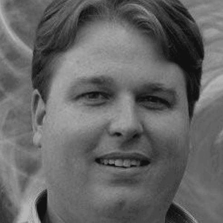 woman on focus photography