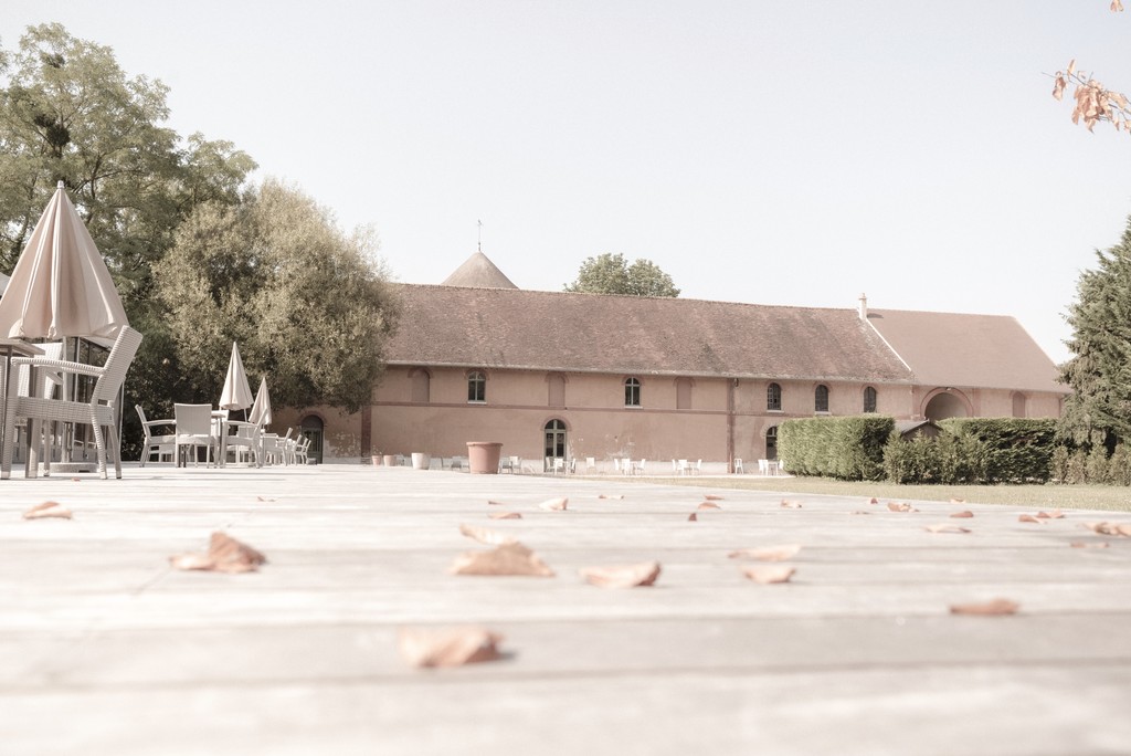 Album photo de luxe — French wedding photographer Paris — luxury wedding book France — Maison Elion — relique photographique rare — fragment intemporel — rituel artistique — photographe mariage haut de gamme — Seine-et-Marne 77 — album mariage bespoke sur mesure — timeless photography France — image symbolique — luxury French wedding photography