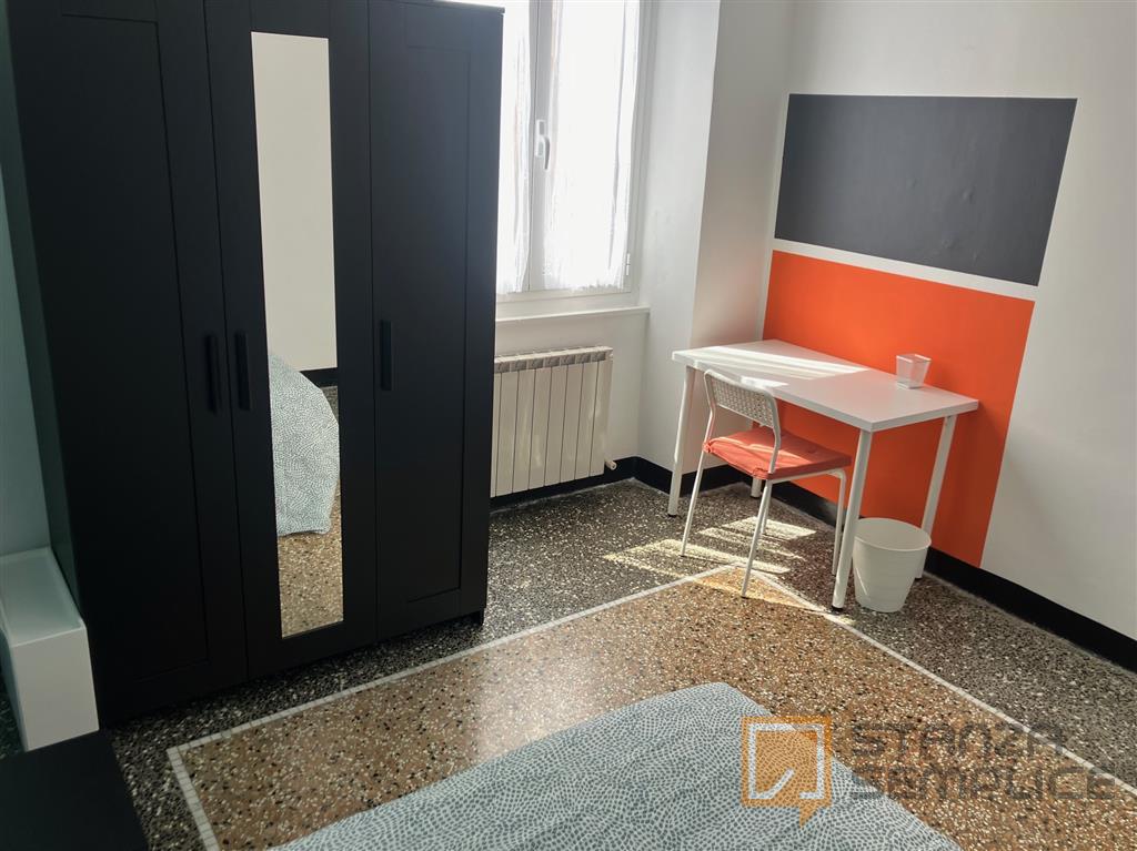 Stanza di 14 mq in Via SALITA PIANO DI ROCCA, Genova