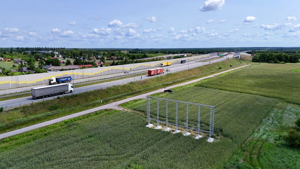 Billboard przy drodze ekspresowej