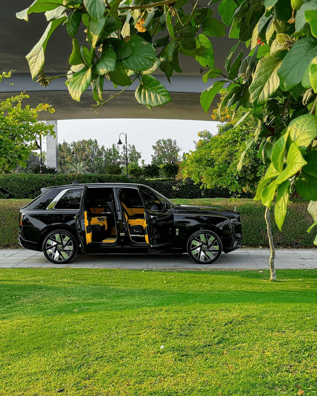 Luxury Rolls Royce Rental - Royal Car Collection