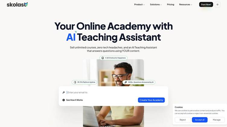 A user interacting with the Skolasti AI Teaching Assistant in an online course environment