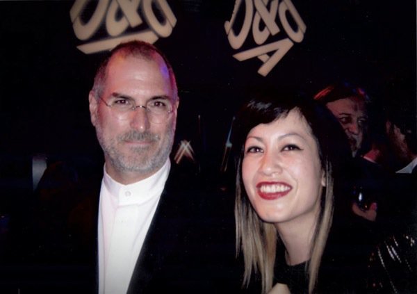 Steve Jobs awarding Kim-Leigh Pontin a D&AD