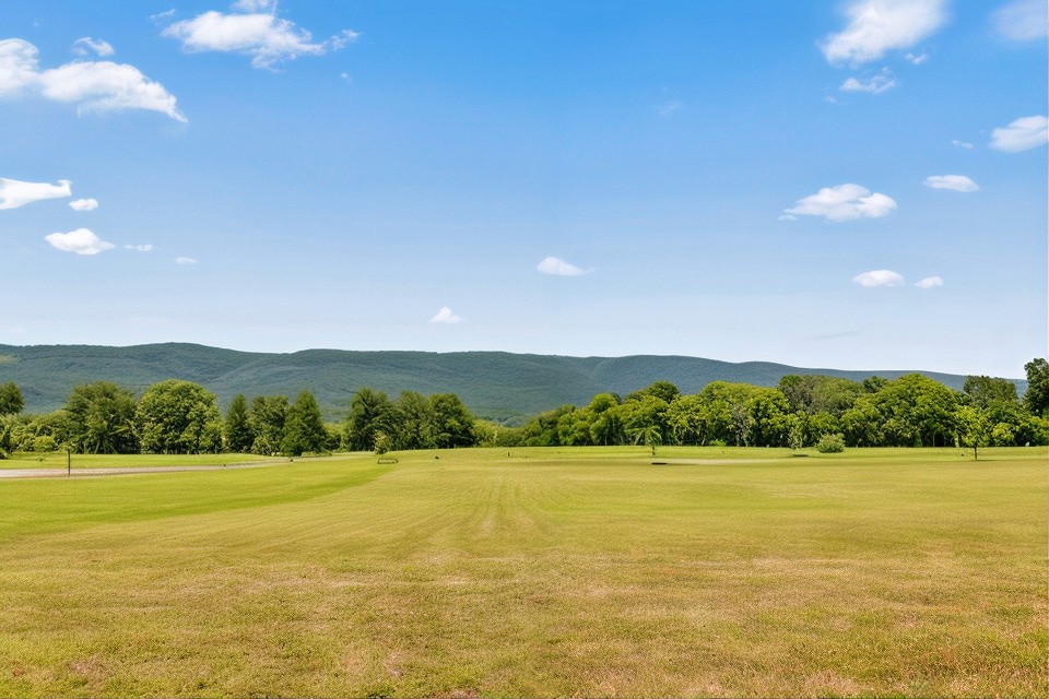 Find reliable roofing contractors in Flat Top Mountain, TN. Explore local roofer quotes and trusted professionals near you.