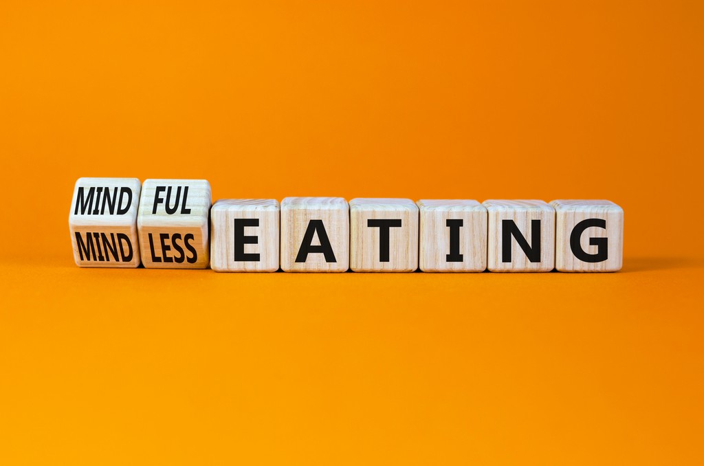 Mindful vs. mindless eating