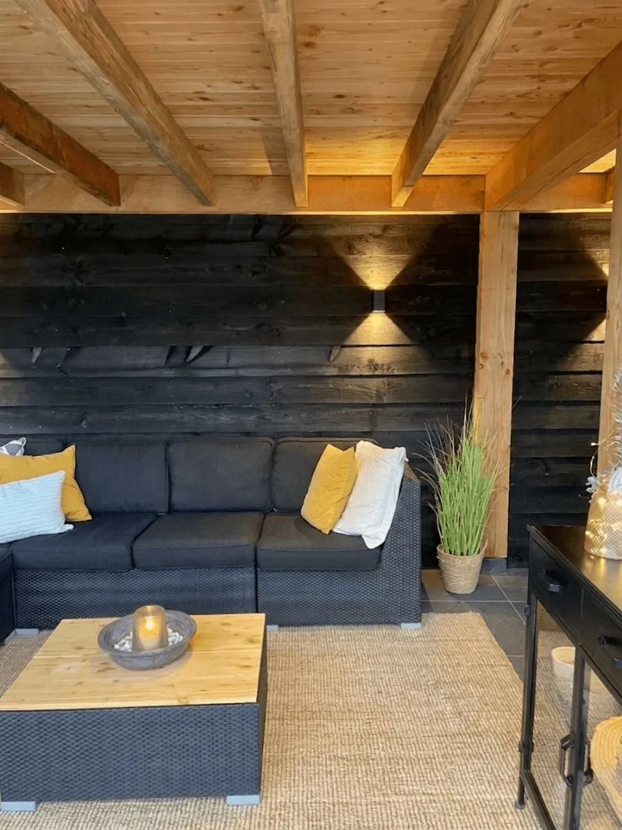 Tuinaanleg van een houten bijgebouw door Star Landscaping te Cuijk