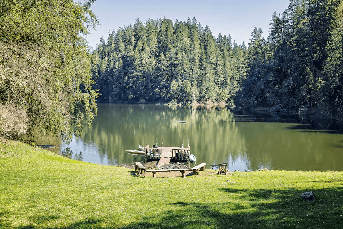 Lake access at the retreat