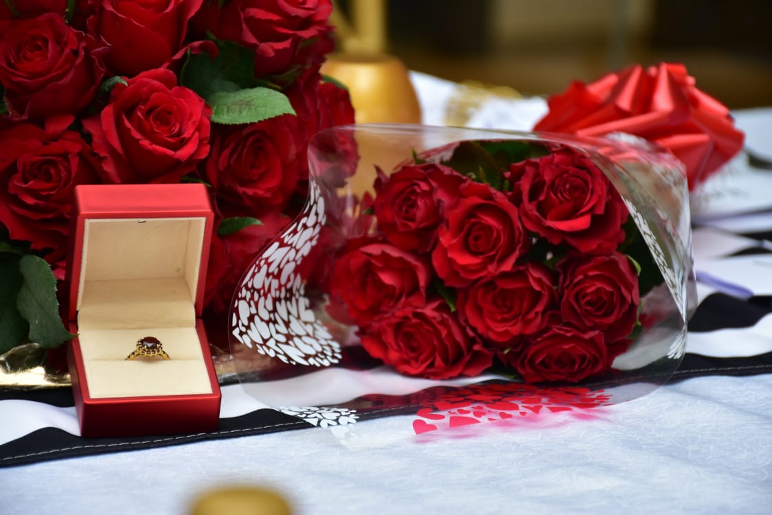 wedding ring and roses