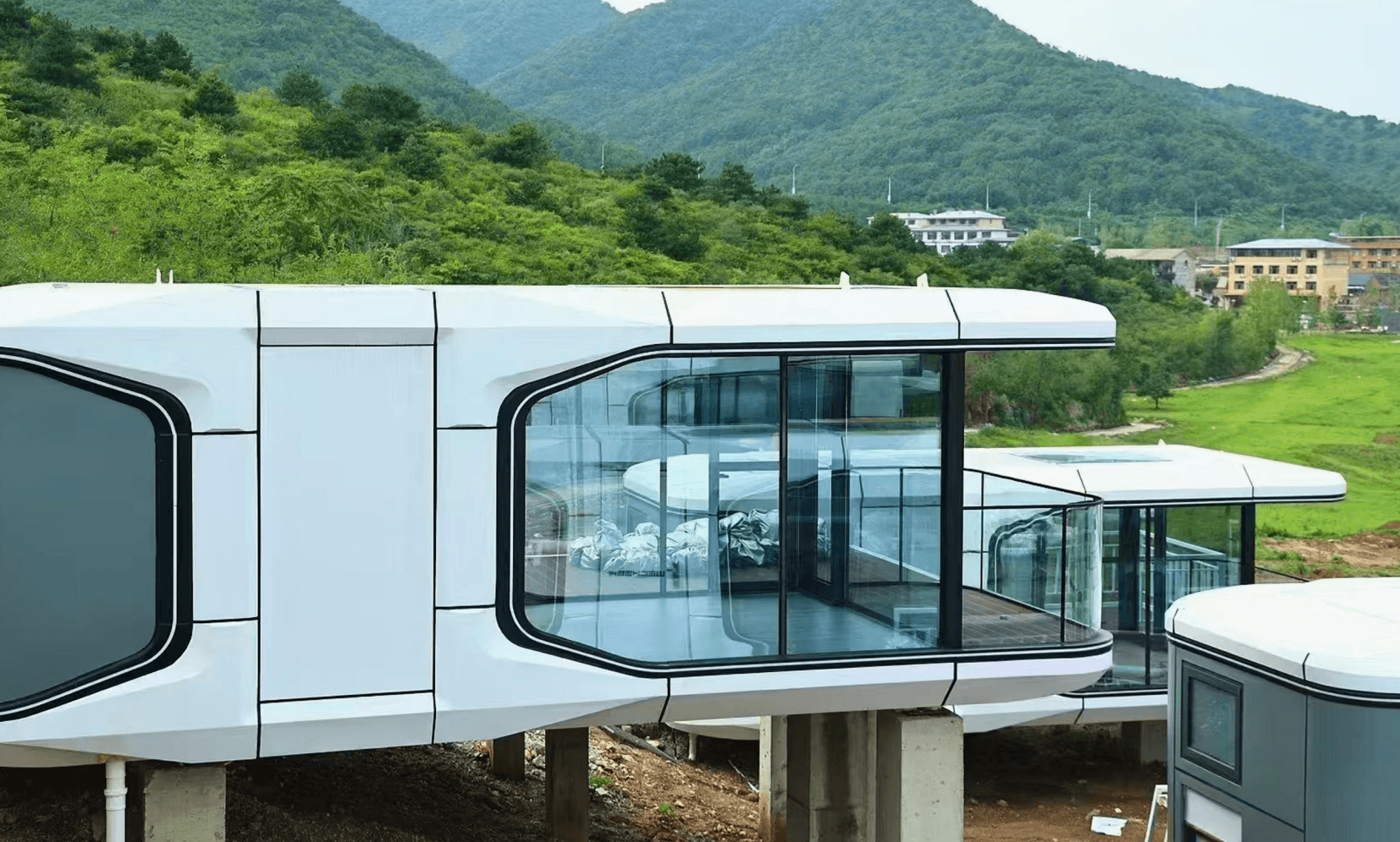 Space capsule hotel