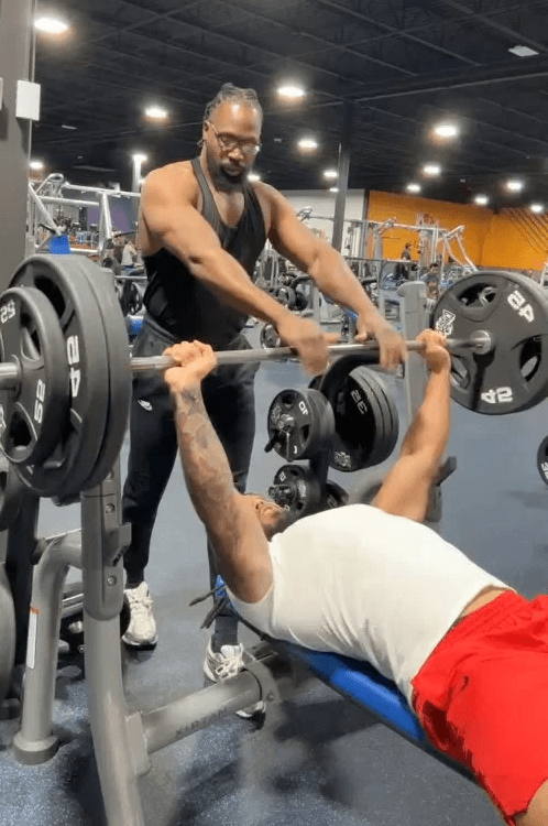 Personal Trainer in a gym