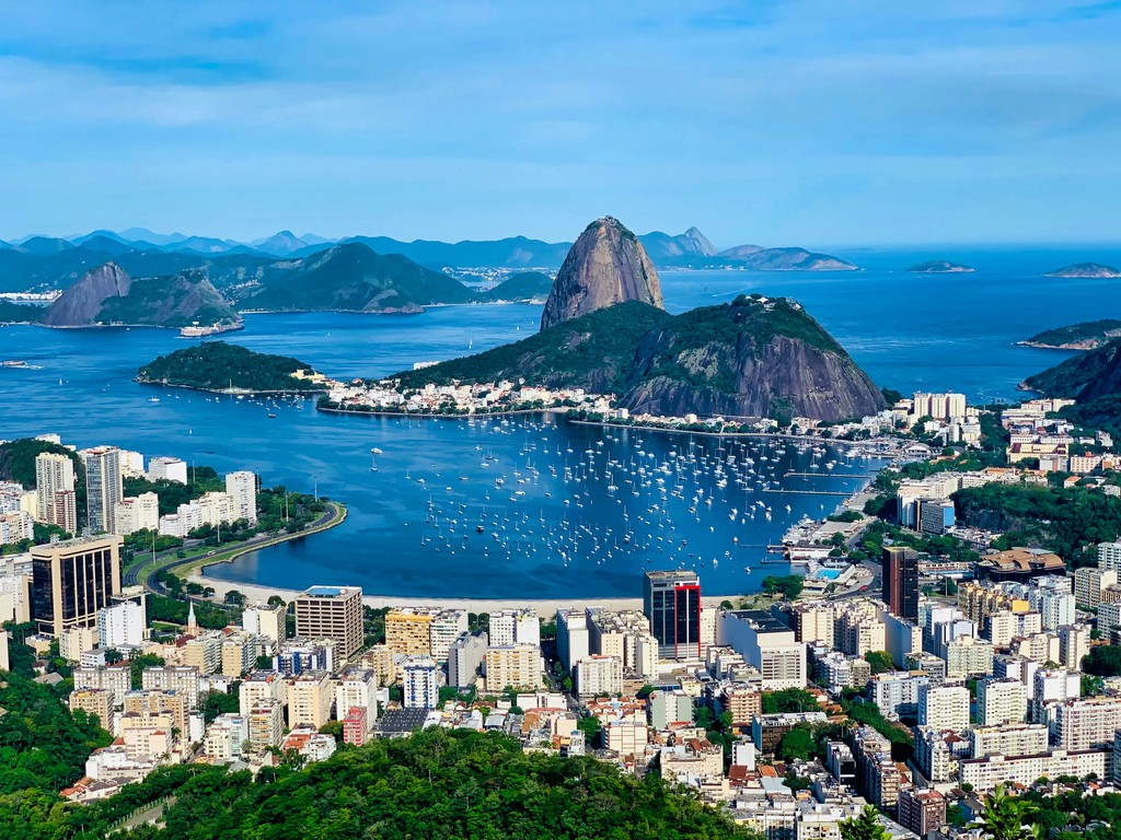 Brazil updates international transfer regulations restricting stablecoin use (Davi Costa / Unsplash)