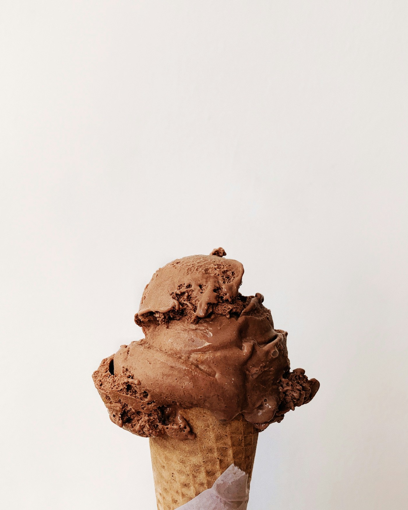 Scoops of gelato in a tub