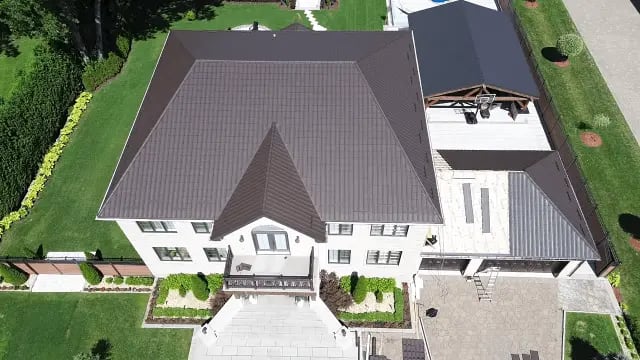 Metal roofing Mascouche - Quebec climate resistance