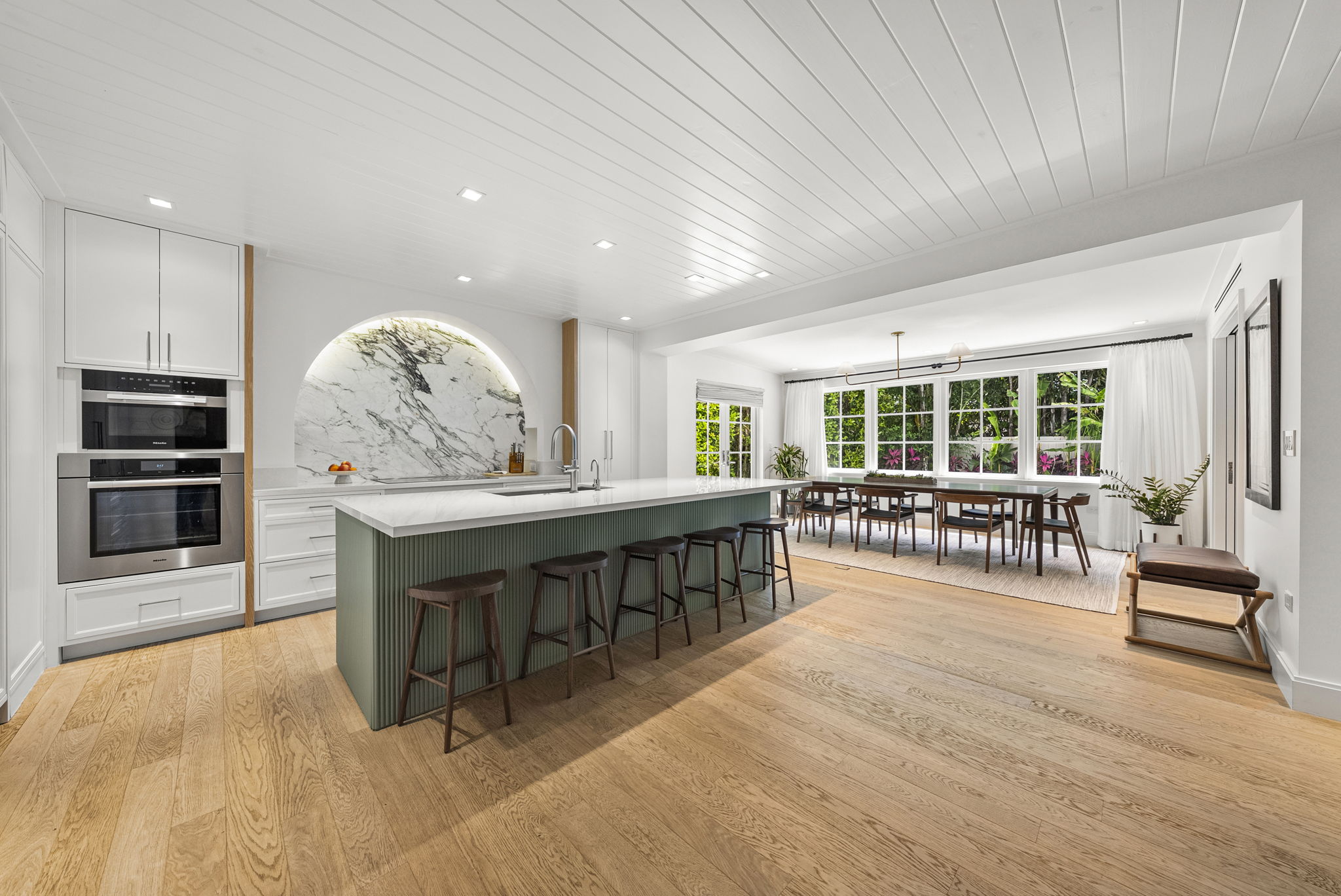 minimalist-living-room-inside-a-mediterranean-villa