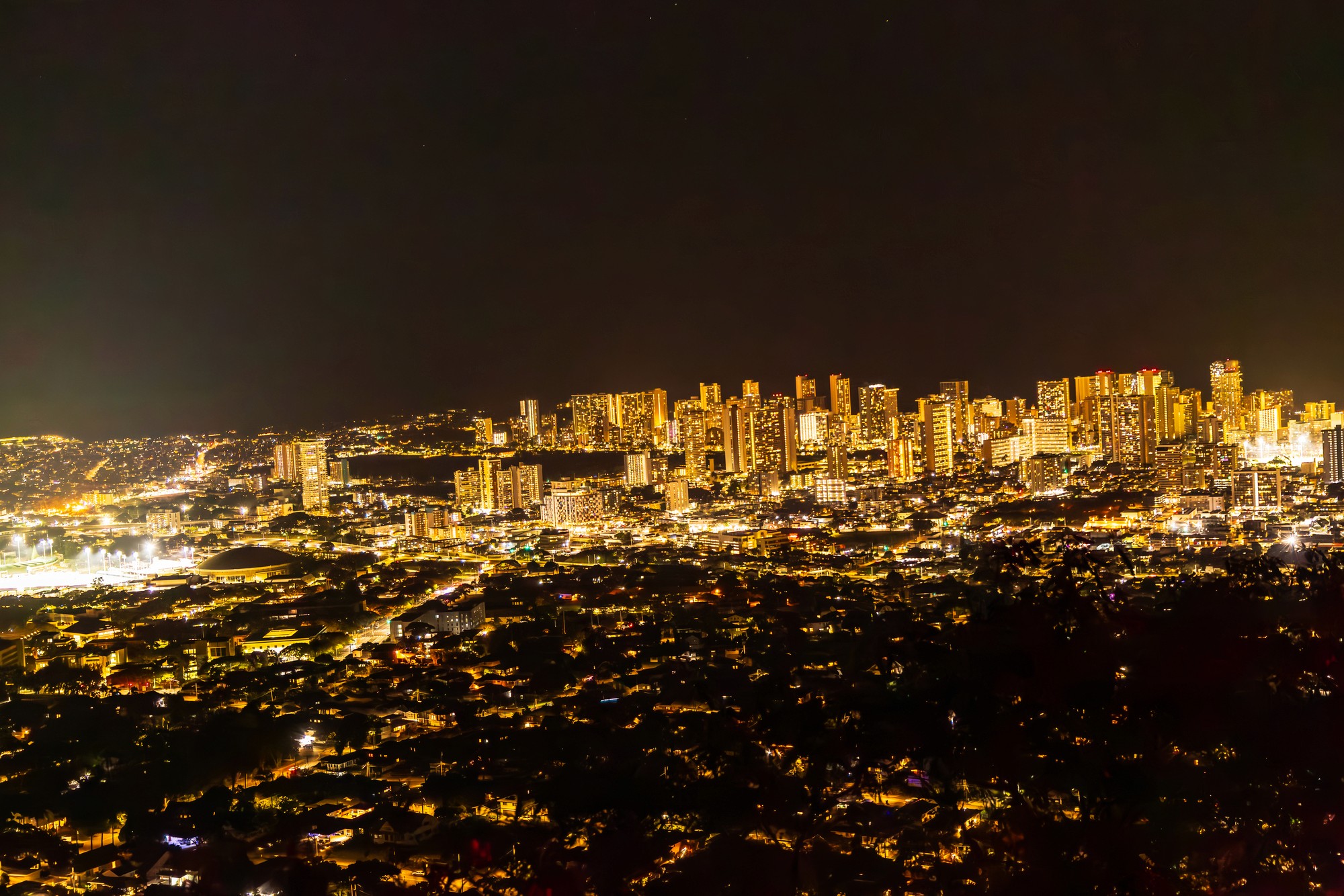 photography of dam during daytime
