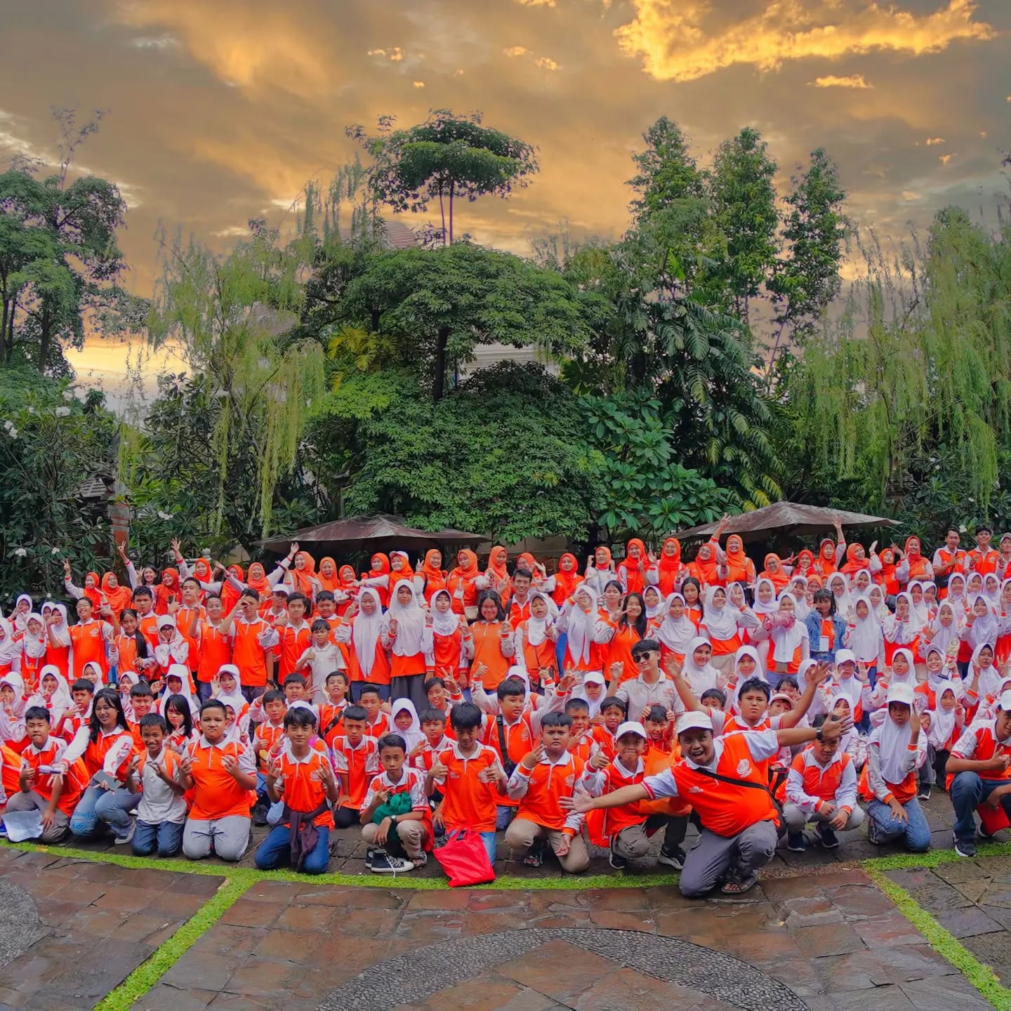 Screenshot of the main dashboard front center with gradients