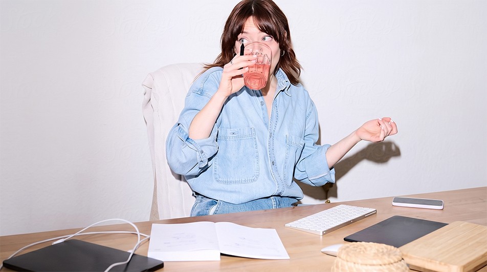 Mitarbeiter Softdrink am Arbeitsplatz