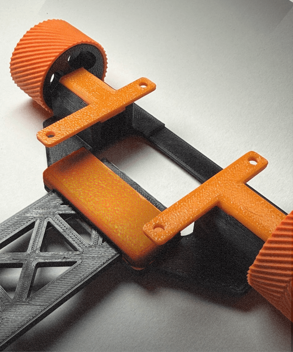 Snap-fit PCB mount tray for basic LFR chassis – fits TechGeeks, 6×5cm, 7×5cm PCBs