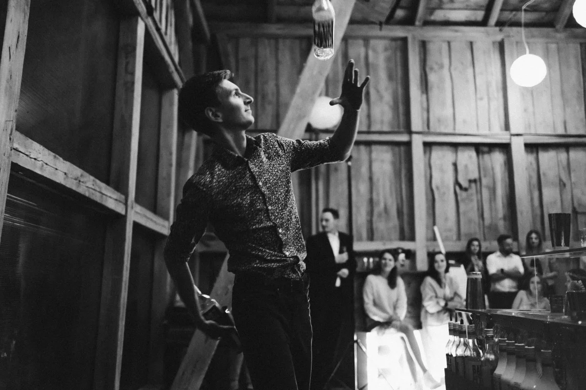 goście mobilnego baru na wesele zachwyceni obsługą barmańską