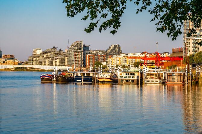 Cruise down the Thames from the Wandsworth Pier