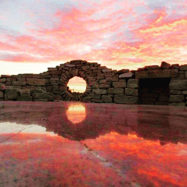 Trockenmauerkunstwerk von Thea Alvin