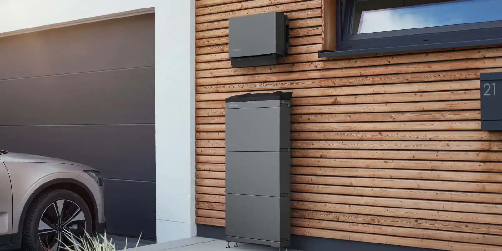 Stromspeicher einer Photovoltaikanlage an der Hauswand in Leer – installiert von Solartechnik Nordwest zur Maximierung der Eigenstromnutzung und Autarkie.