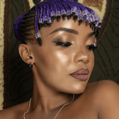 woman in red crew neck shirt