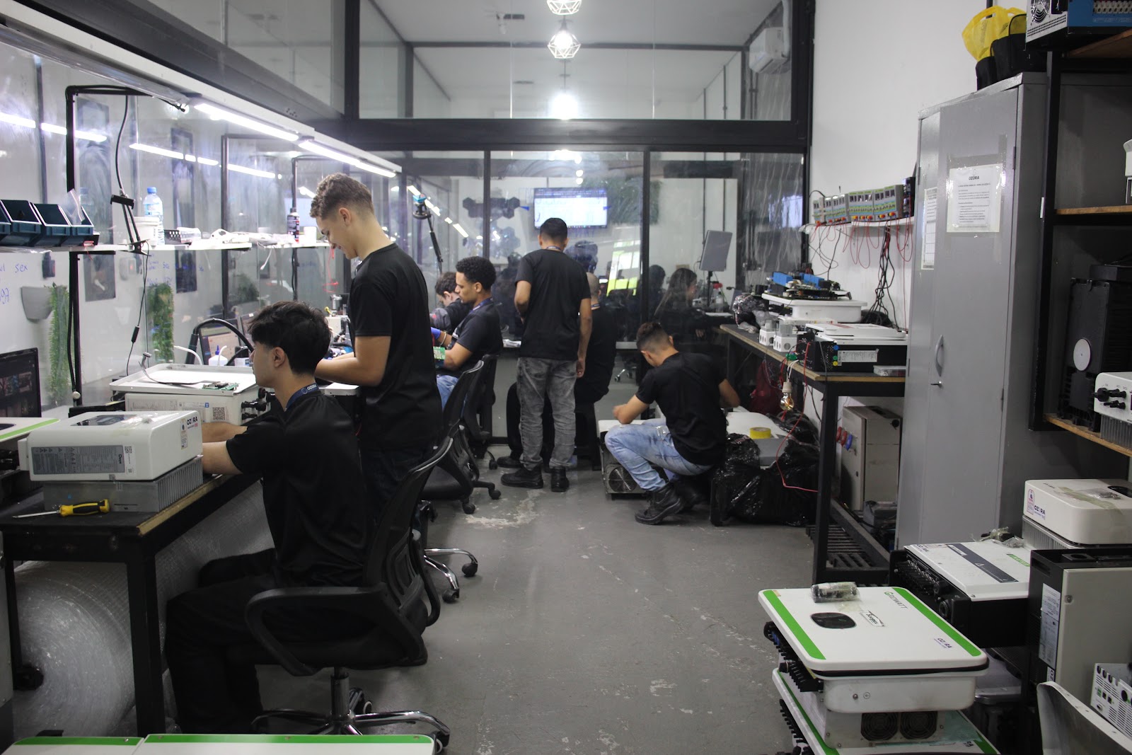 Laboratório Ozora Soluções — Indústria 4.0 e Drives Industriais: O Que Muda