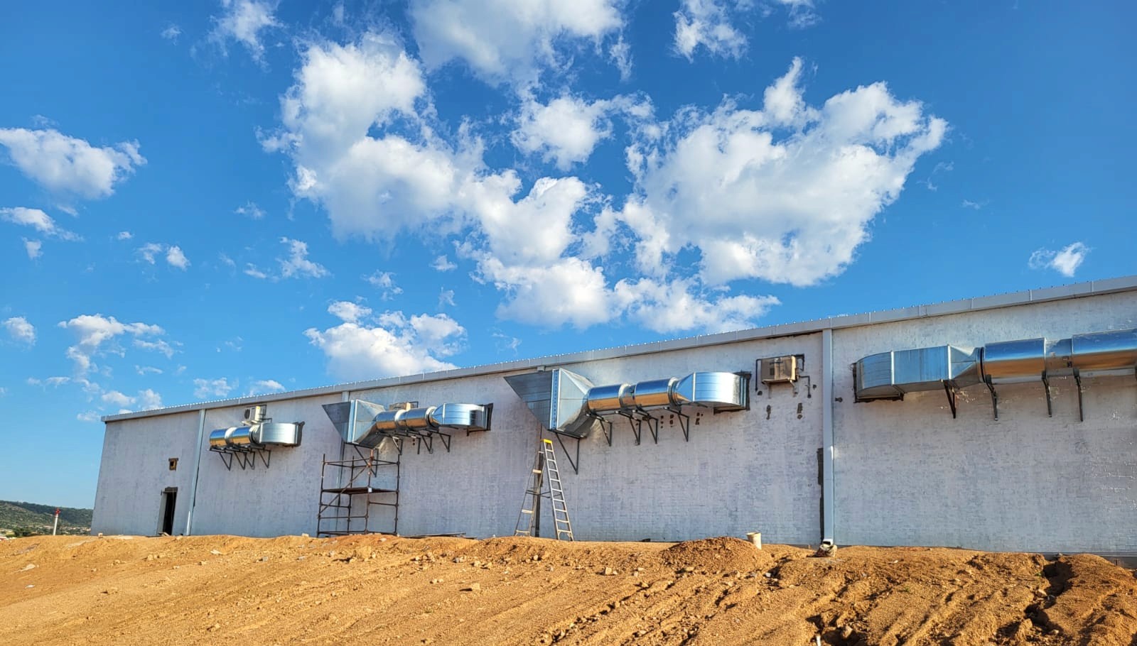 Dynamic picture of a cyclist riding downhill