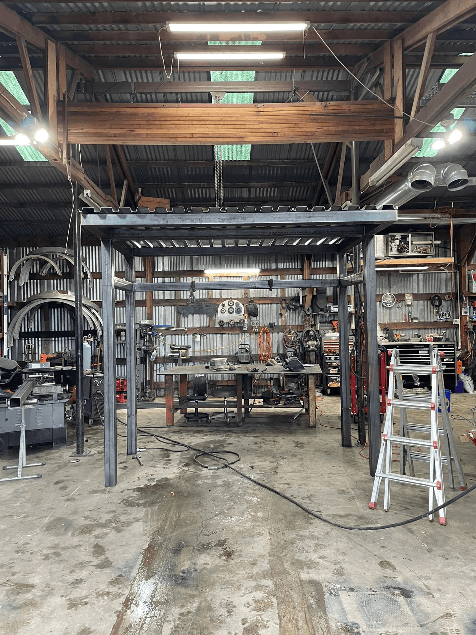 Expert custom welding and metal fabrication in Canby, Oregon – Gates, handrails, and heavy truck repairs