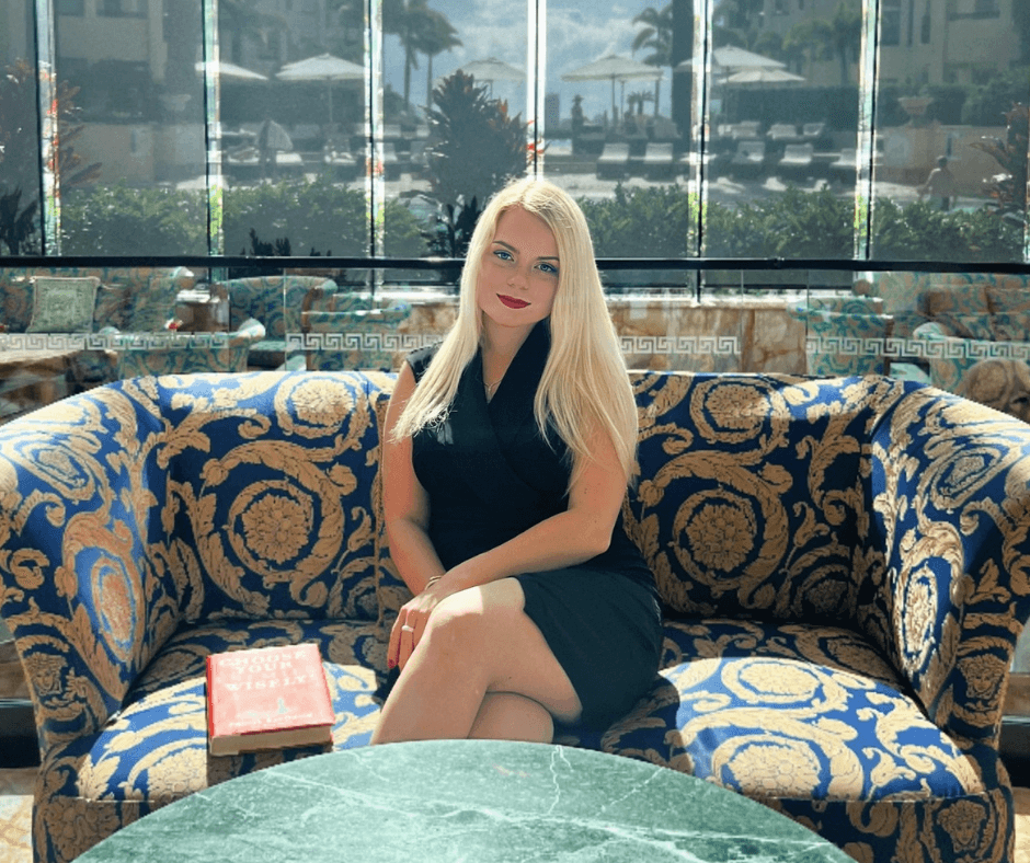 Jonathan Richardson - creator of the online course "AI in Business", wearing a suit, exuding confidence and professionalism.