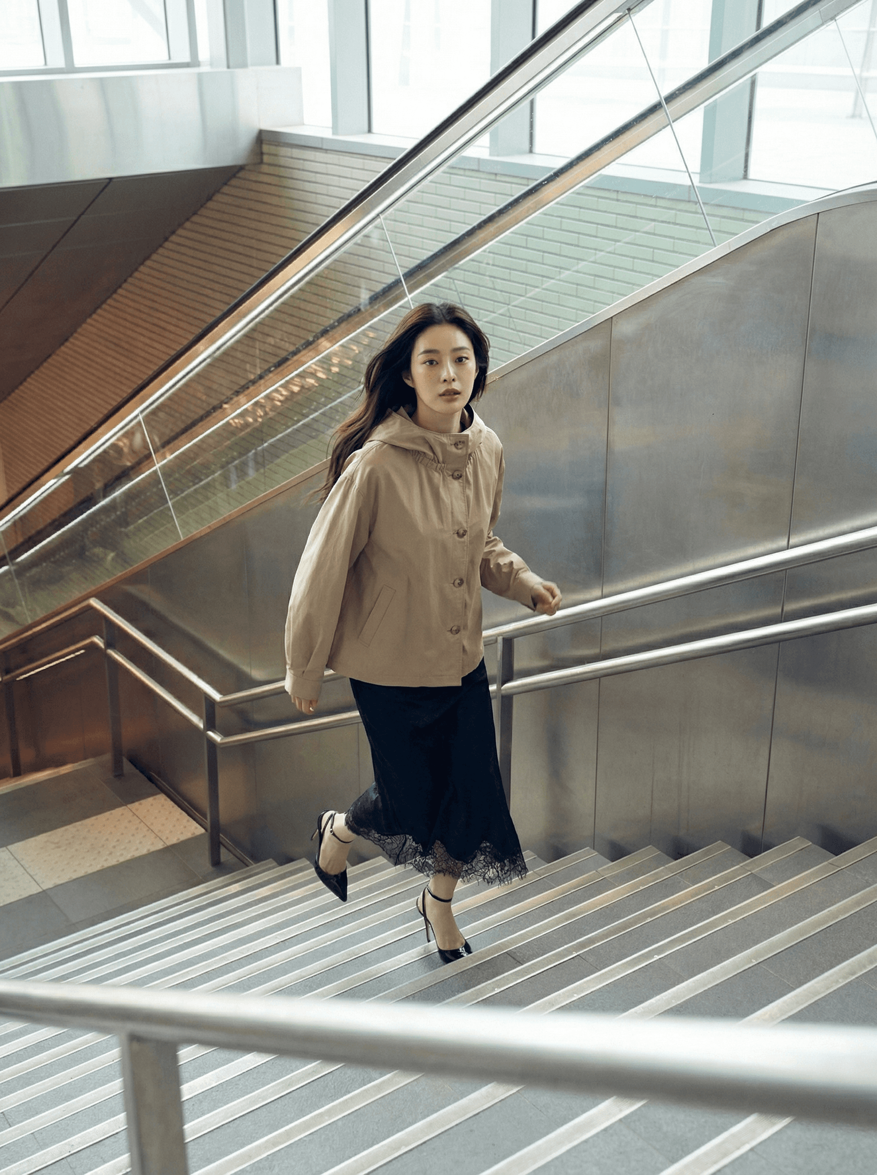 Black and white wave