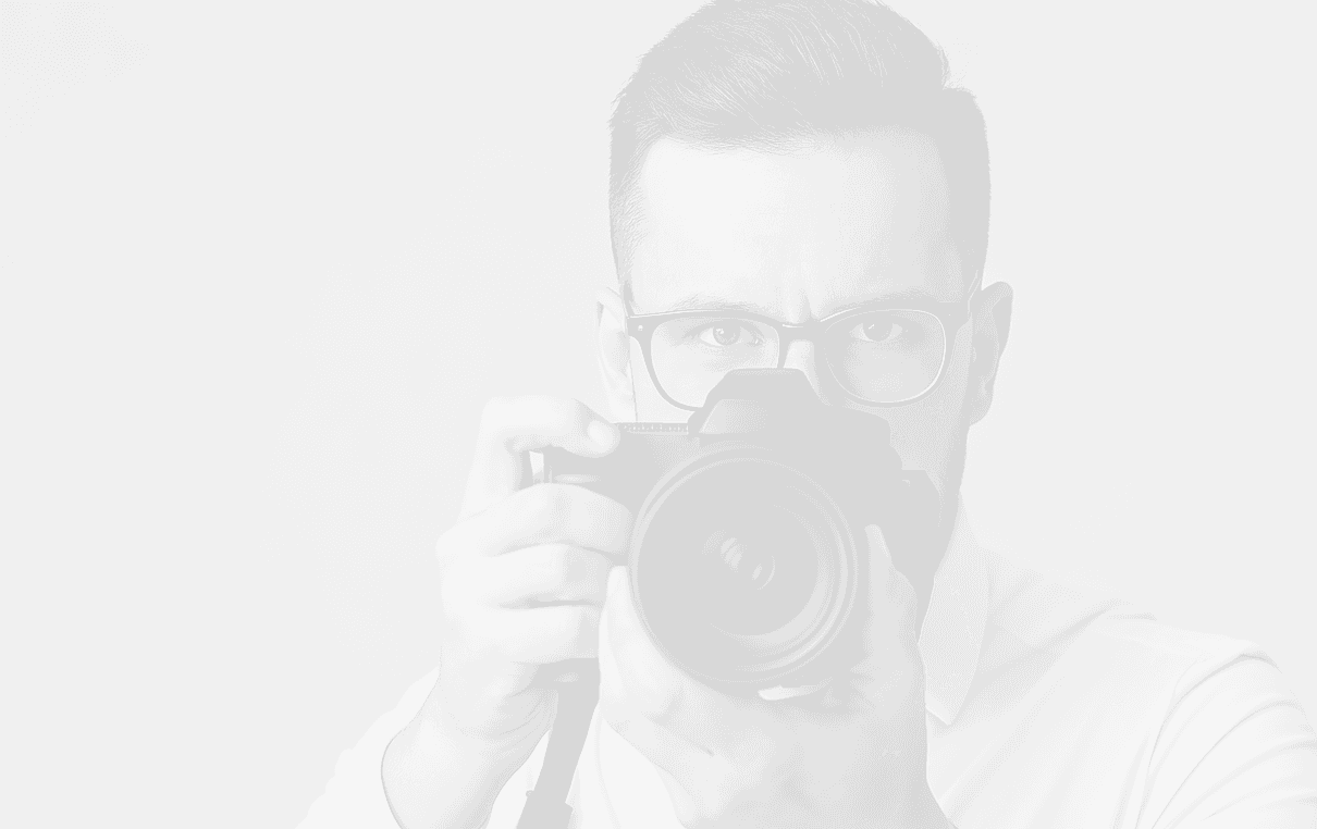 volume-photographer-with-camera